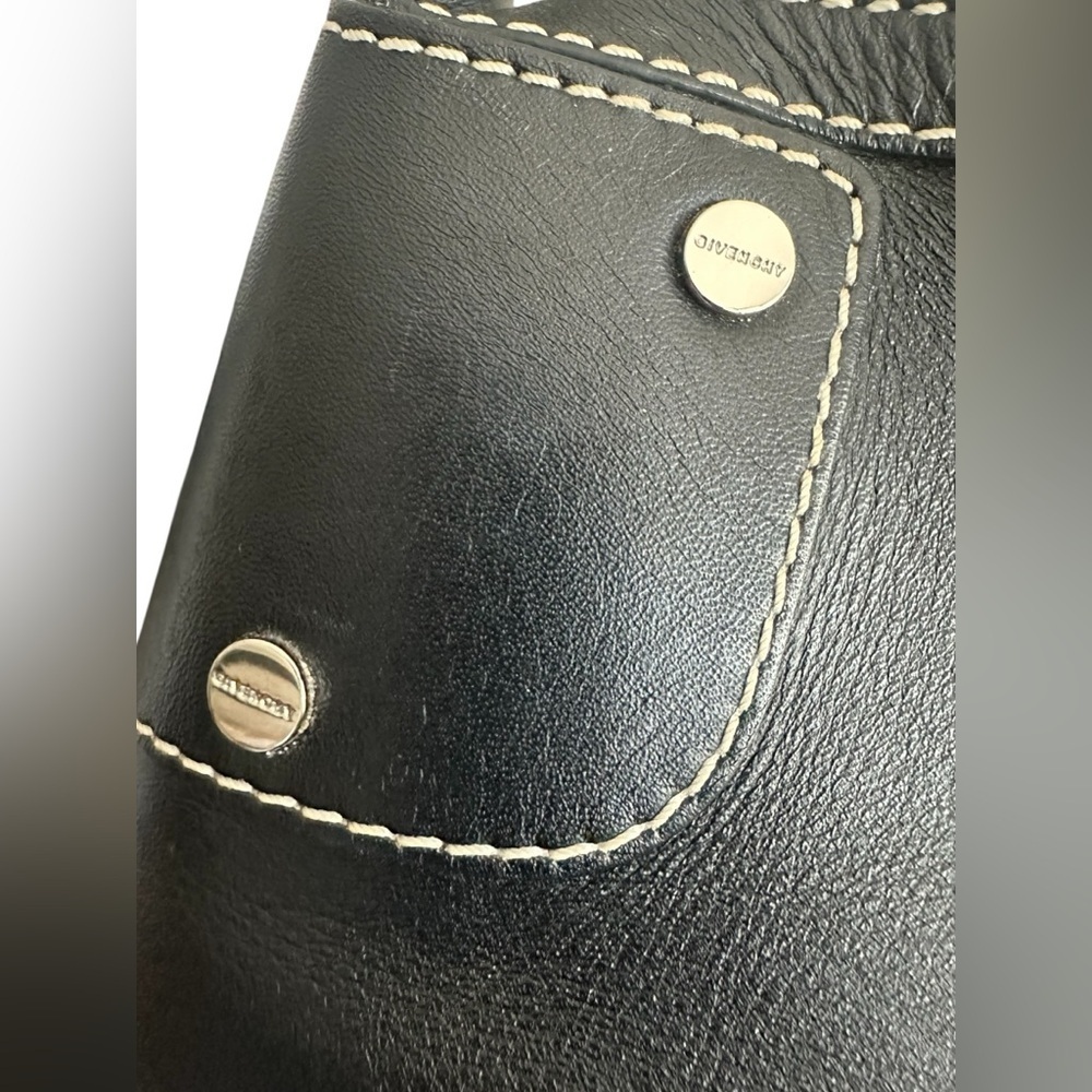 GIVENCHY Black Calfskin Leather Two Pocket Front Women's Boho Shoulder Bag - Picture 6 of 11